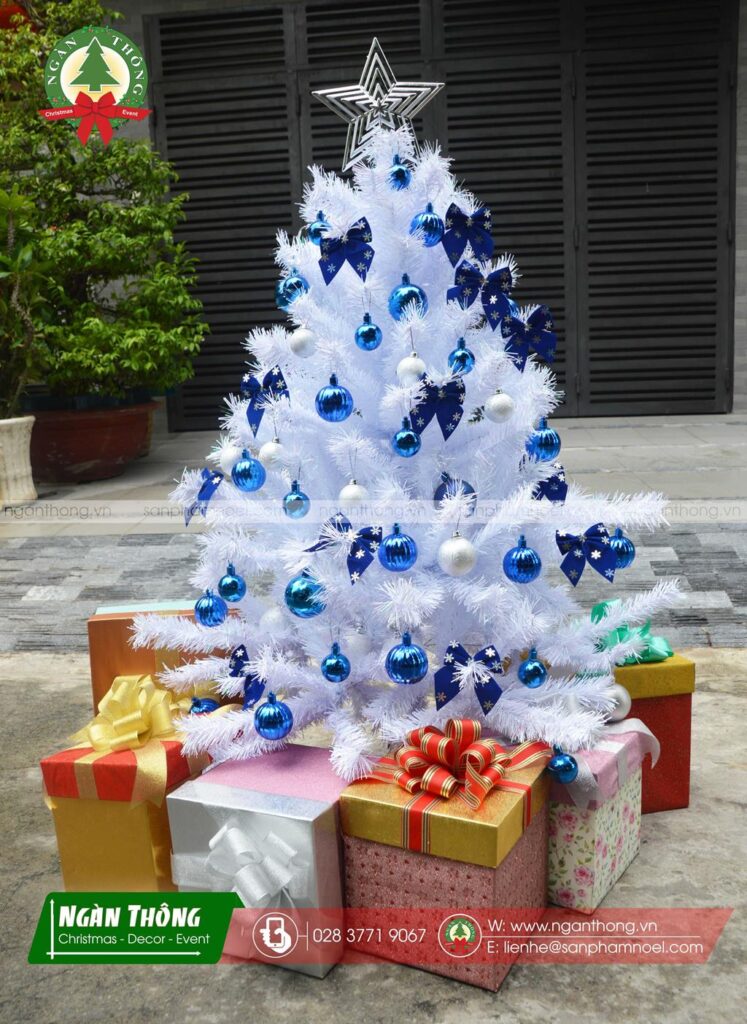 Hình ảnh miễn phí: Giáng sinh, cây thông giáng sinh, loài cây lá kim, trang  trí, treo, Trang trí, nhựa, cây thông, Trang trí, màu xanh lá cây