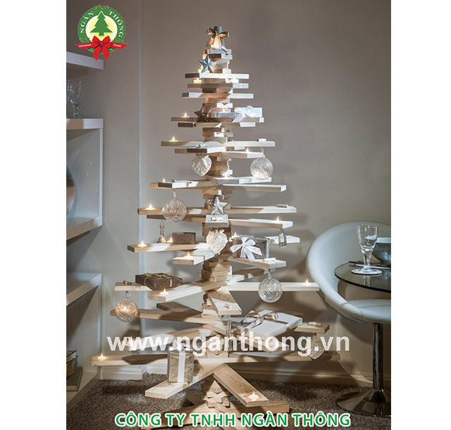 Trang trí cây thông Noel bằng gỗ