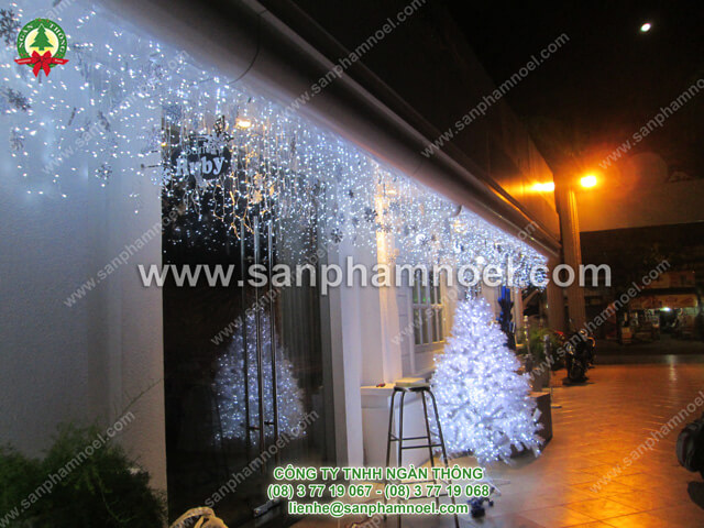 cách trang trí cửa kiếng noel