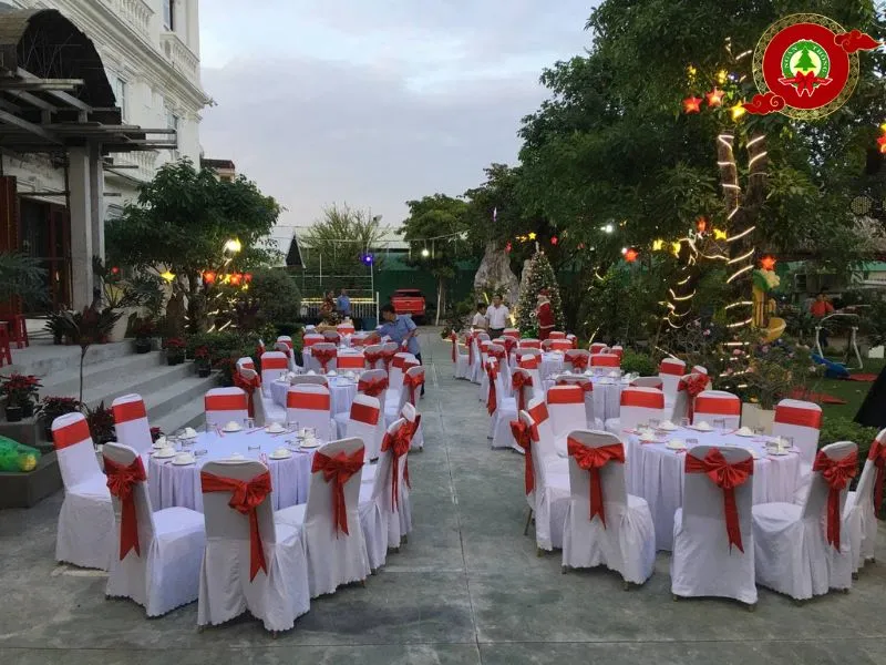 cho thuê bàn ghế tiệc tất niên