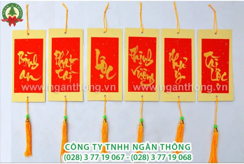 phu-kien-trang-tri-hoa-mai-gia-gan-cay