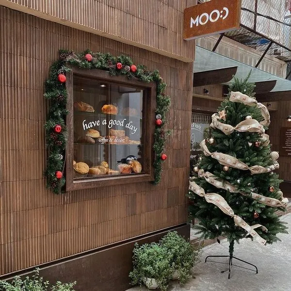 Cây thông noel quán cafe