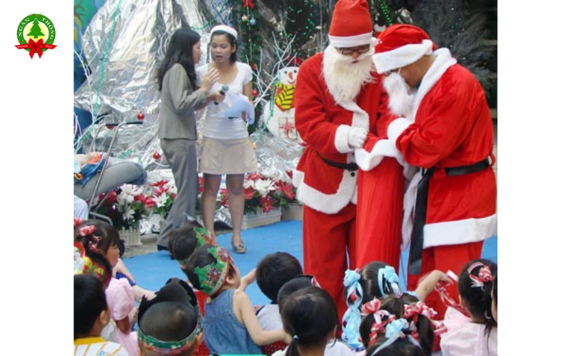 Khám phá ý nghĩa ông già Noel tặng quà – biểu tượng của yêu thương, sẻ chia và niềm vui Giáng Sinh, giúp gắn kết gia đình và lan tỏa giá trị nhân văn.
