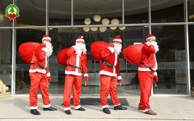 Dịch vụ ông già Noel khu vực TP HCM: Tạo bất ngờ khó quên cho bé