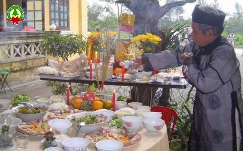 Bài văn khấn gia tiên ngày 30 tết chuẩn theo phong tục cổ truyền 