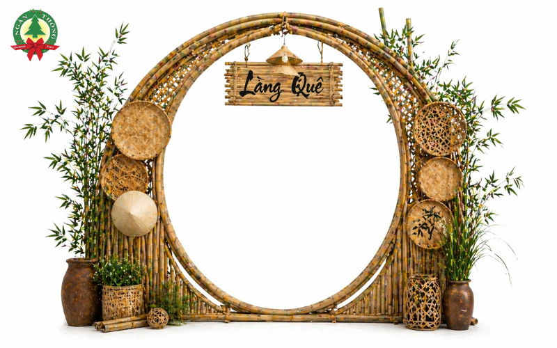 Cổng tre trang trí nón lá và mẹt tre
